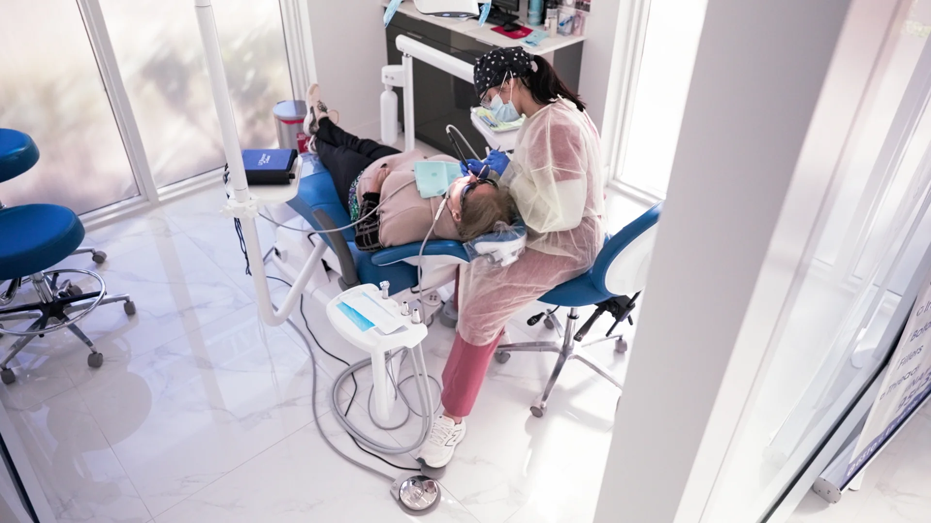 Services 1 Dental operatory at Metropolitan Smile Design in Tamarac, FL